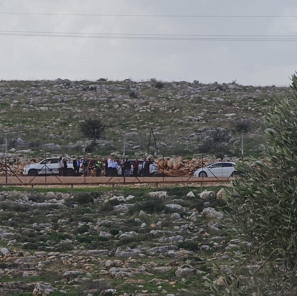 قوات الاحتلال تحتجز خمسة شبان في دير بلوط